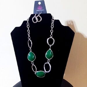 Paparazzi Green and Silver Necklace Set